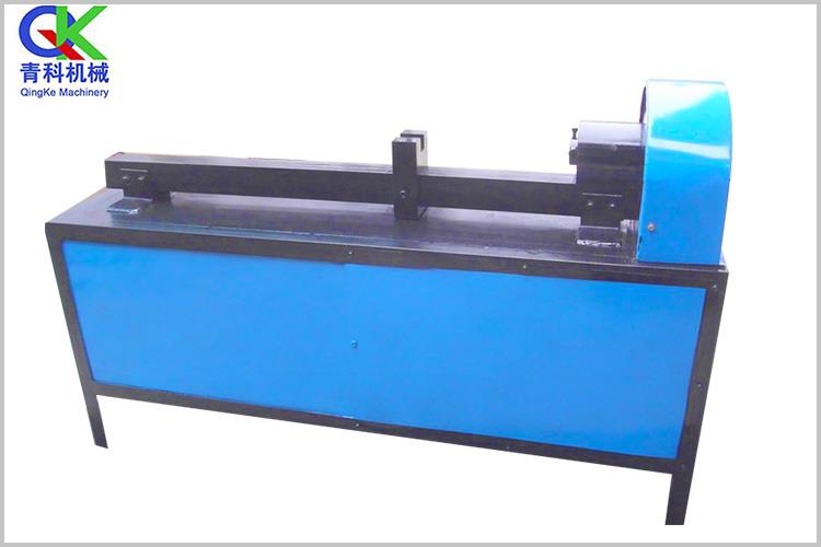 方管拧管机采用机械用材料，制作而成，能生产8毫米至30毫米的方管麻花，8-18毫米的方钢